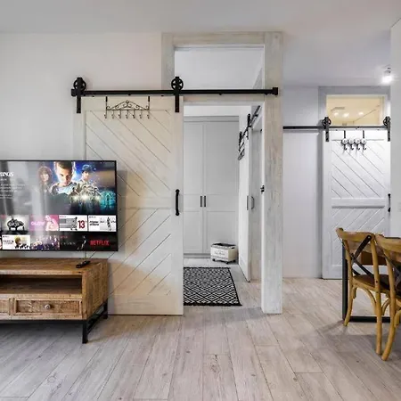 Bast 14 Ptak Szpital Kopernika Szpital Matki Polki Mandoria Orientarium Atlas Arena Plac Zabaw - Zamojska 20a M14 Parking Bezplatny Lodž