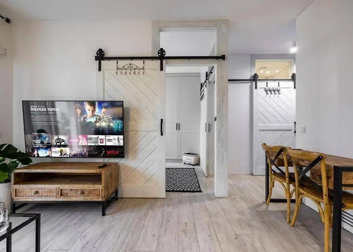 Bast 14 Ptak Szpital Kopernika Szpital Matki Polki Mandoria Orientarium Atlas Arena Plac Zabaw - Zamojska 20a M14 Parking Bezplatny Lodž