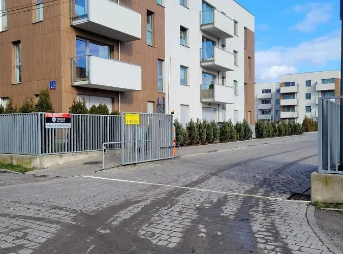 Bast 14 Ptak Szpital Kopernika Szpital Matki Polki Mandoria Orientarium Atlas Arena Plac Zabaw - Zamojska 20a M14 Parking Bezplatny Apartamento *